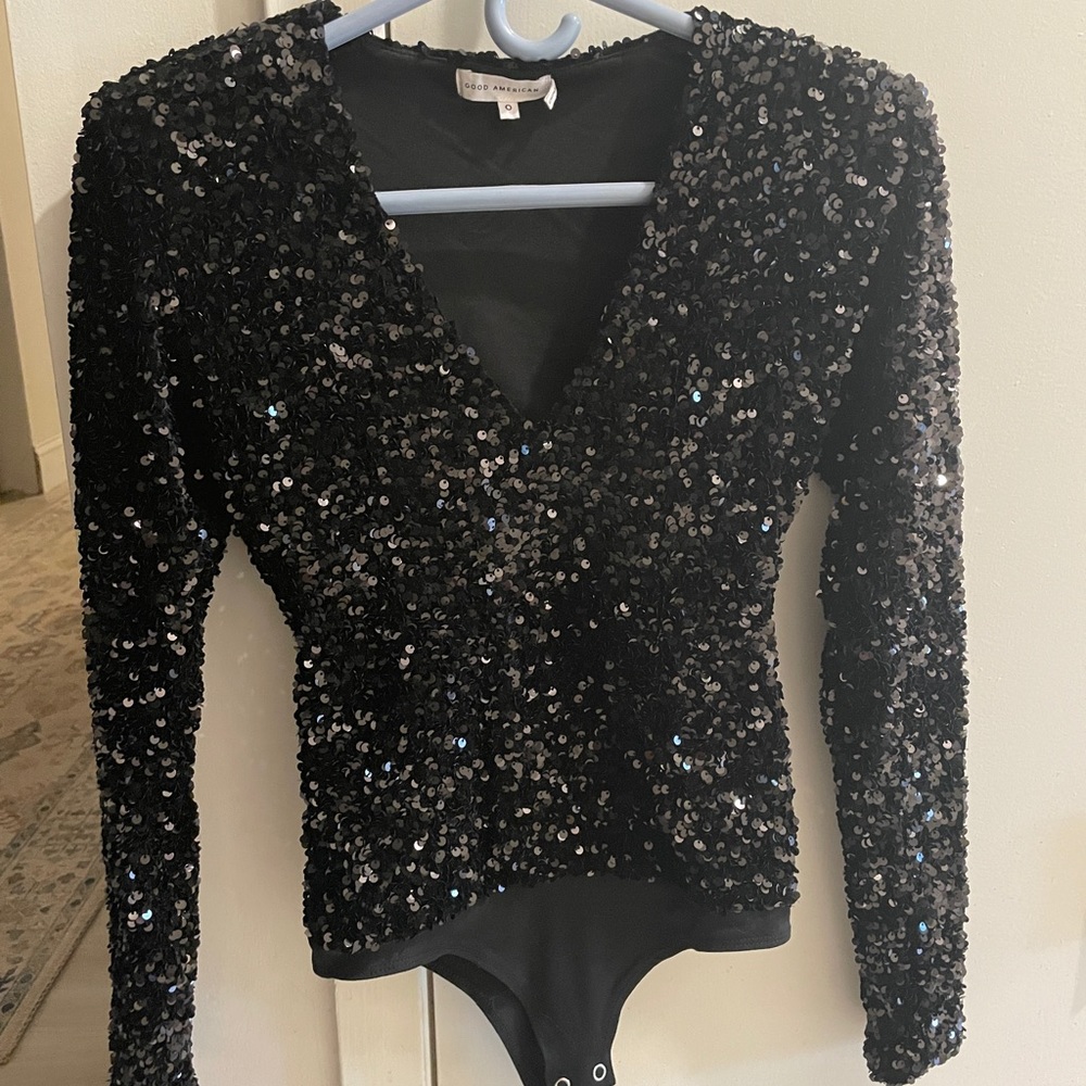 GOOD AMERICAN SEQUIN BODY SUIT